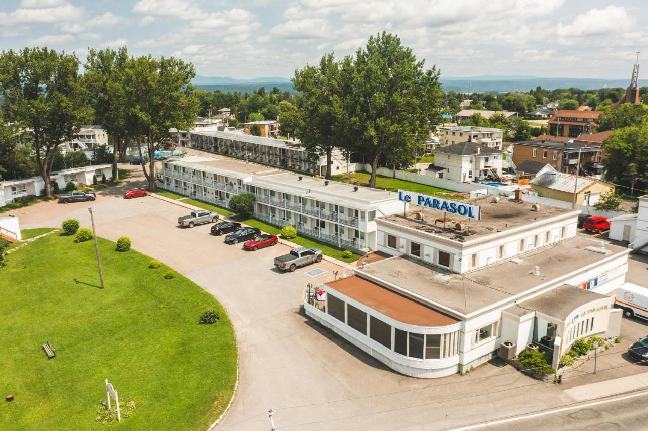 Auberge Le Parasol Saguenay Exterior foto