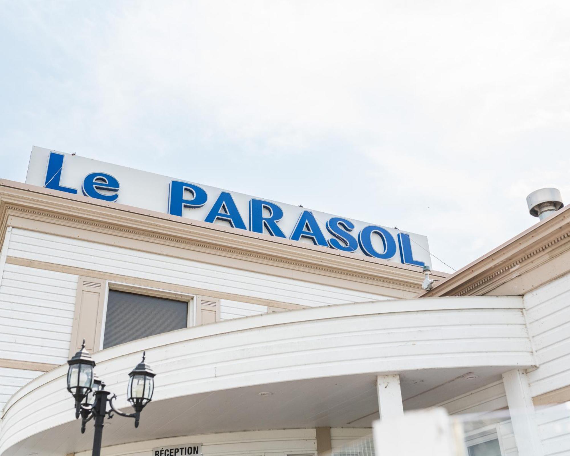 Auberge Le Parasol Saguenay Exterior foto