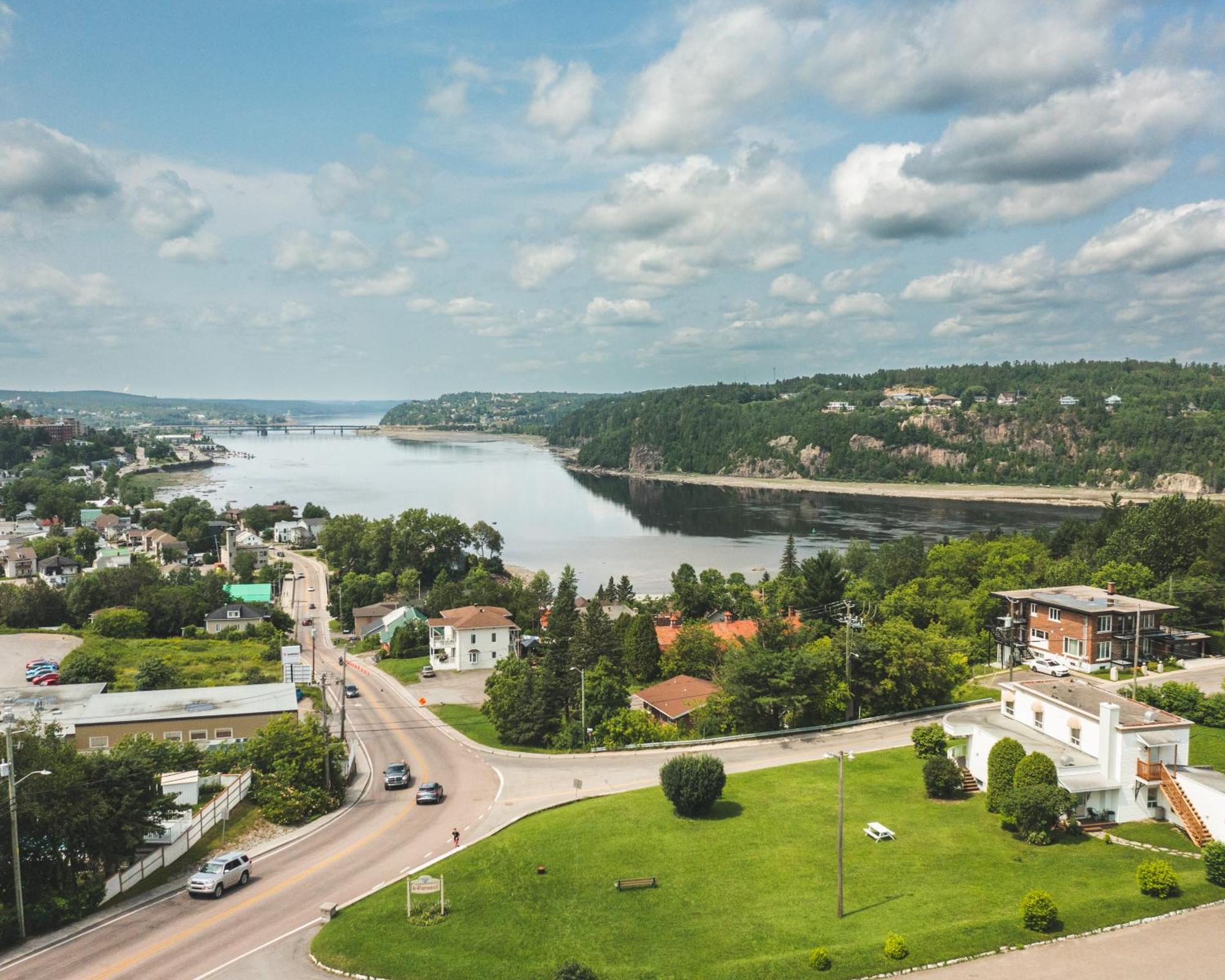 Auberge Le Parasol Saguenay Exterior foto