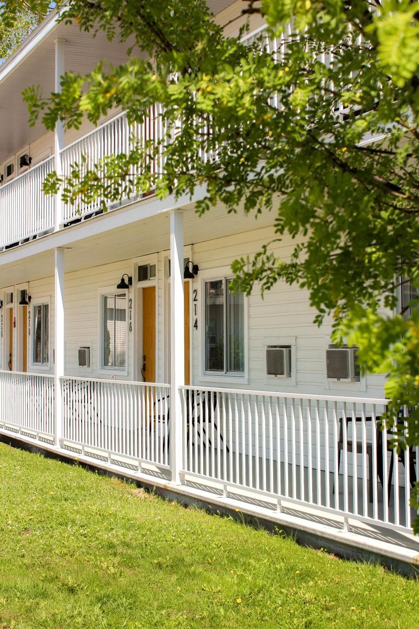 Auberge Le Parasol Saguenay Exterior foto