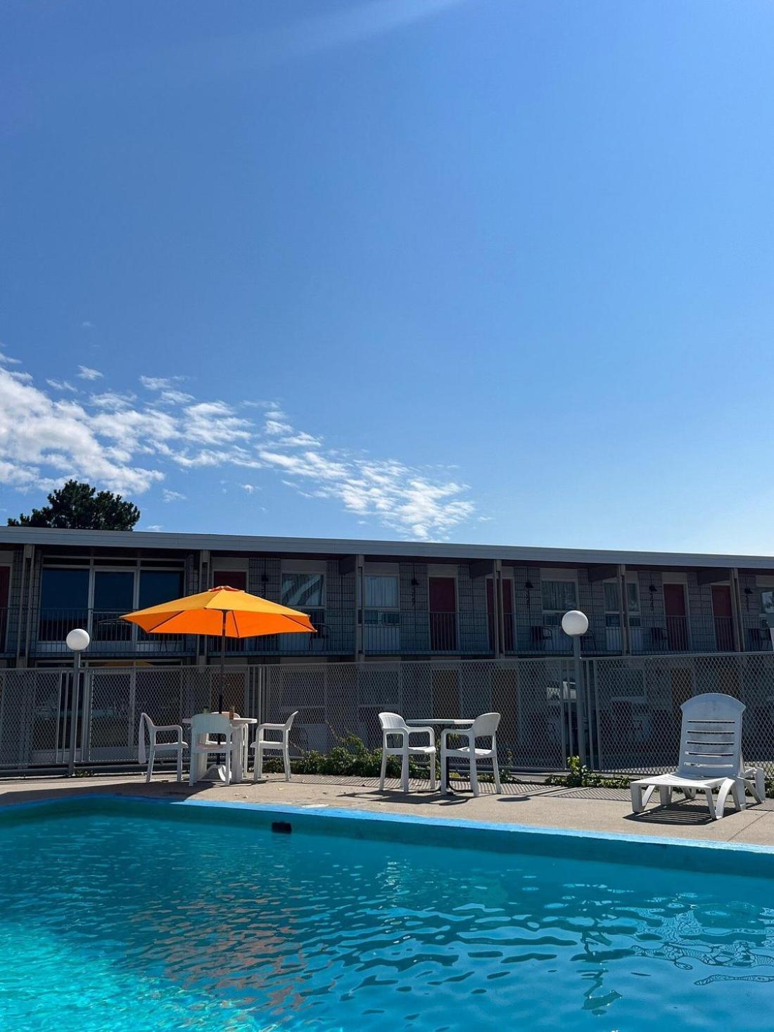 Auberge Le Parasol Saguenay Exterior foto
